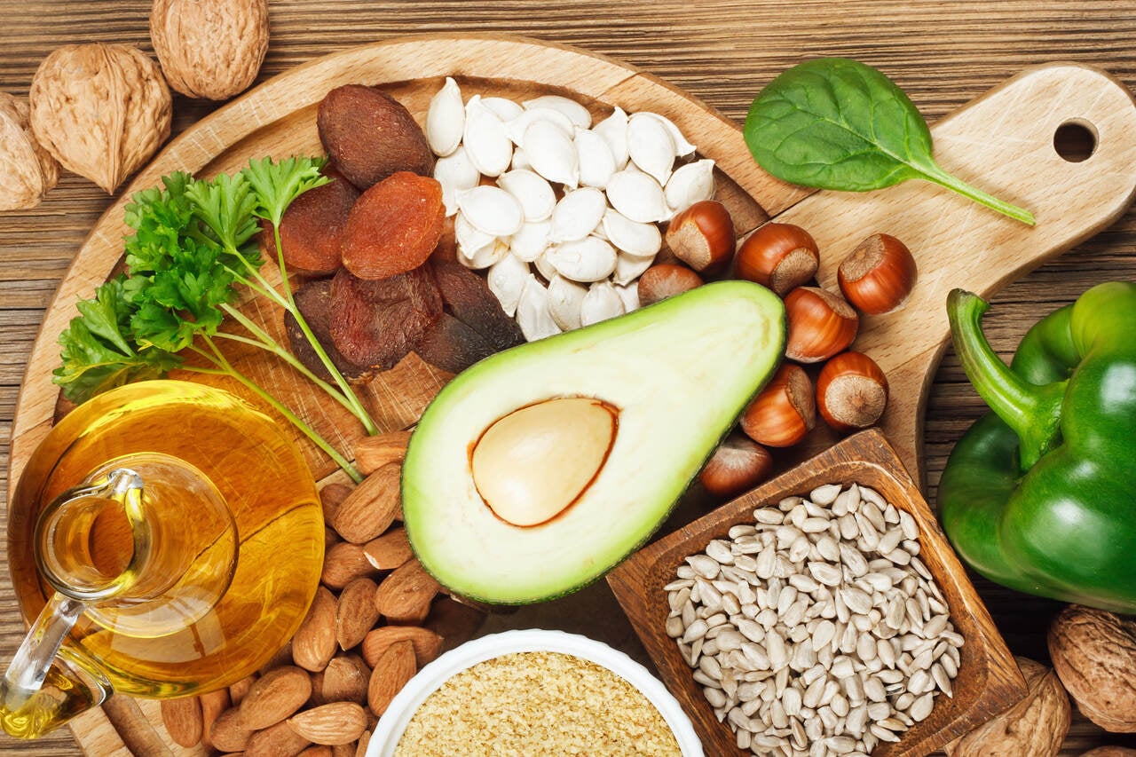 Vitamina E - Tomar altas doses, aumenta o risco de desenvolver...