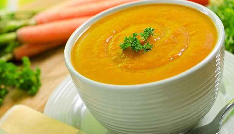 Receita de Sopa Fria de Laranja e Cenoura: Refrescância e Nutrição no Prato