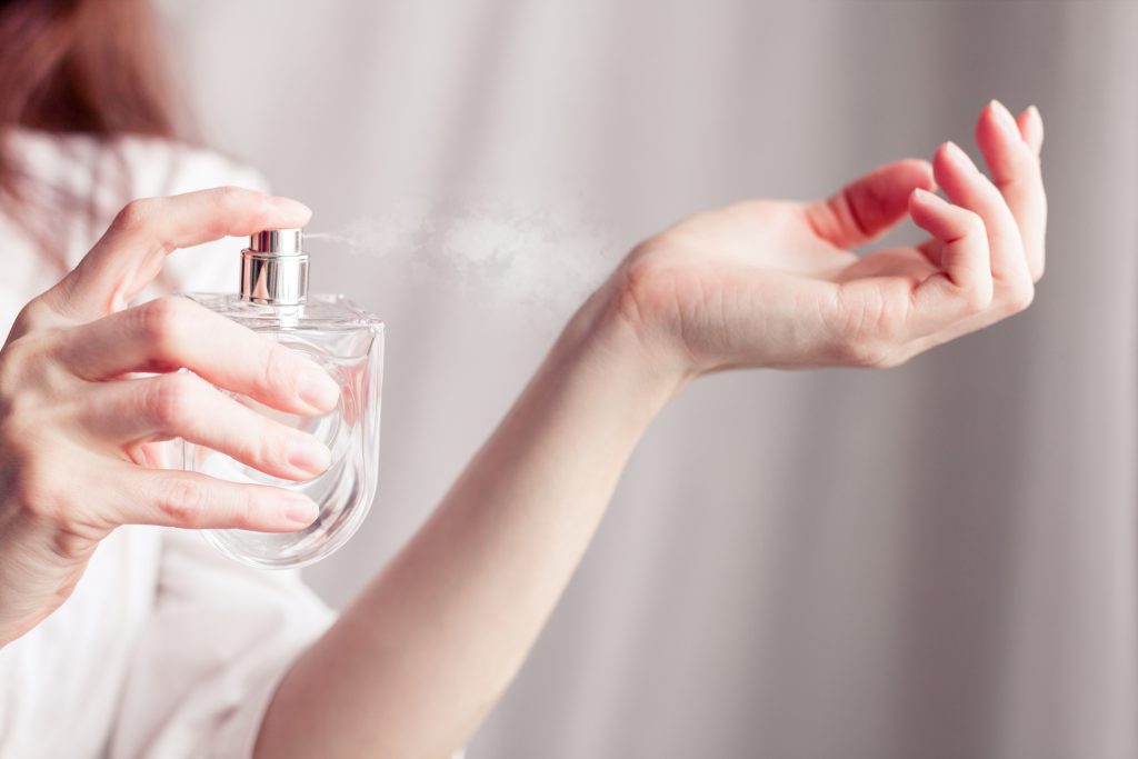 Perfume demais pode ser sinal de depressão - Mulheres que se perfumam muito podem esta deprimidas...
