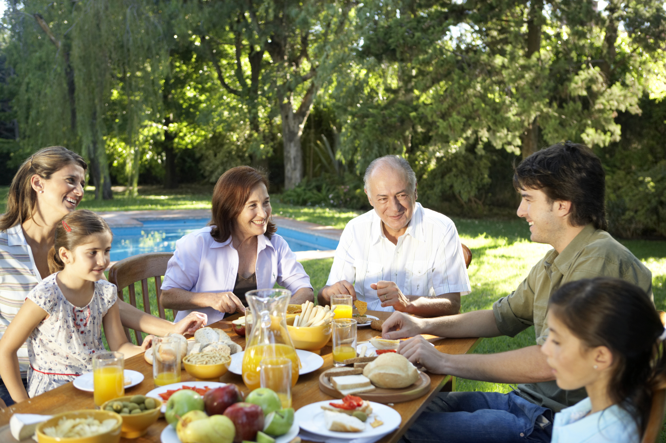 Refeições familiares são mais incomuns por falta de tempo - Comer em família evita distúrbio alimentar...