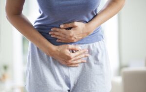 Como Tratar Cólicas (hepáticas, intestinais, menstruais,  uterinas e renais) de Forma Natural e Segura em Casa