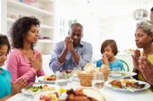 Oração para agradecer pela comida - Deus, respeitosa e humildemente quero...