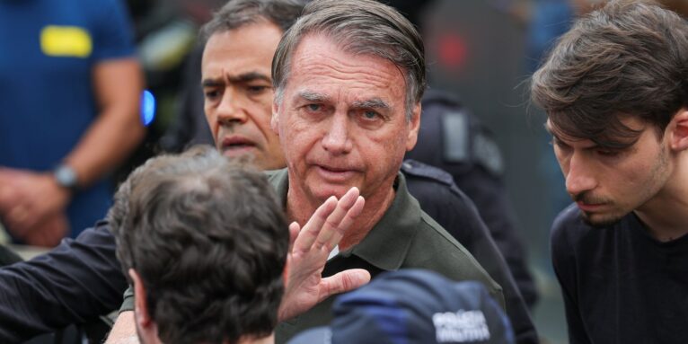 Trama golpista: defesa de Bolsonaro desiste de suspensão da pena