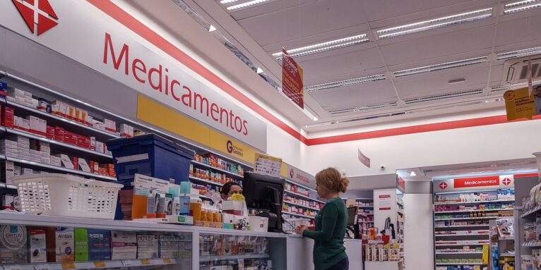 Mudanças na emissão e no controle de receitas médicas entram em vigor