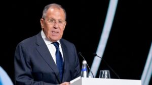 Mídia ocidental joga a carta da informação ao culpar a Rússia de suposto uso de drones na UE, diz Lavrov