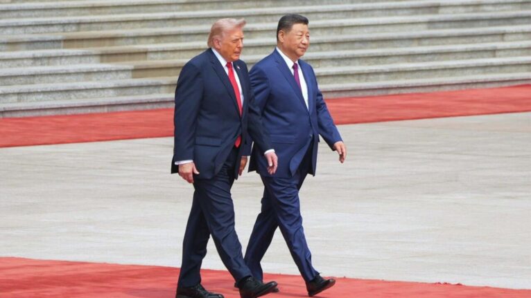 EUA estão perdendo para China nos mercados financeiros devido às guerras tarifárias, diz mídia