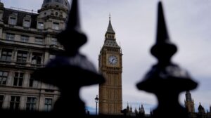 Mão de Londres em Kiev? Inteligência britânica MI6 controla líder ucraniano, acredita analista