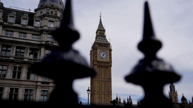 Mão de Londres em Kiev? Inteligência britânica MI6 controla líder ucraniano, acredita analista