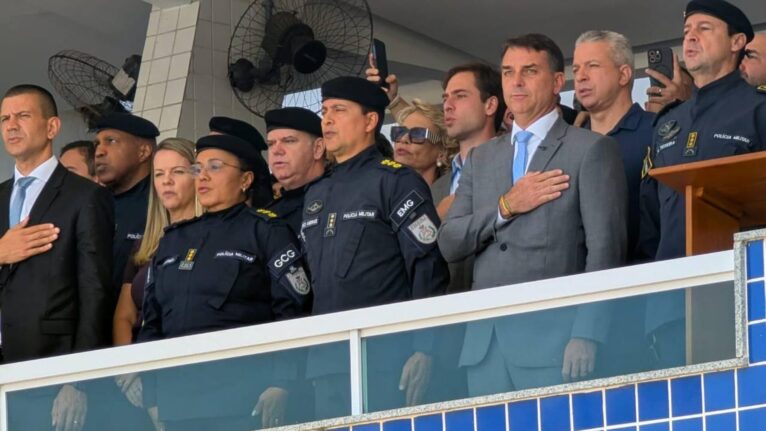 Flávio nega relação com Vorcaro em viagem de avião e critica ofensiva de Lula contra bets
