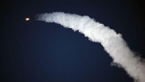 Arma dos EUA é posicionada no espaço para combater satélites de Rússia e China, diz mídia