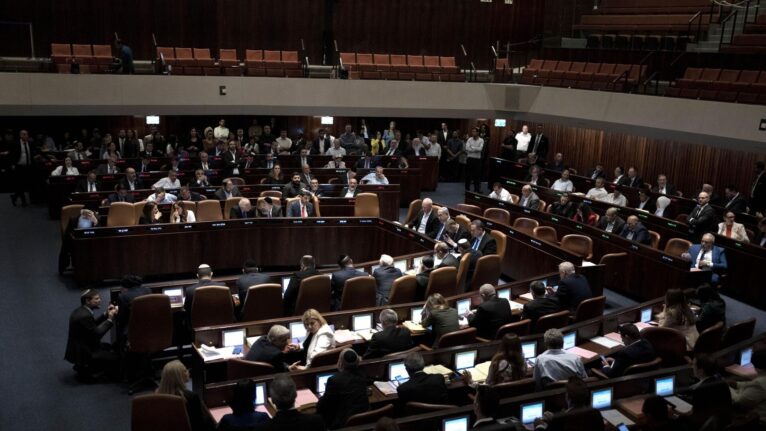 Comissão eleitoral de Israel barra partidos árabes e liberam extrema direita para próximas eleições