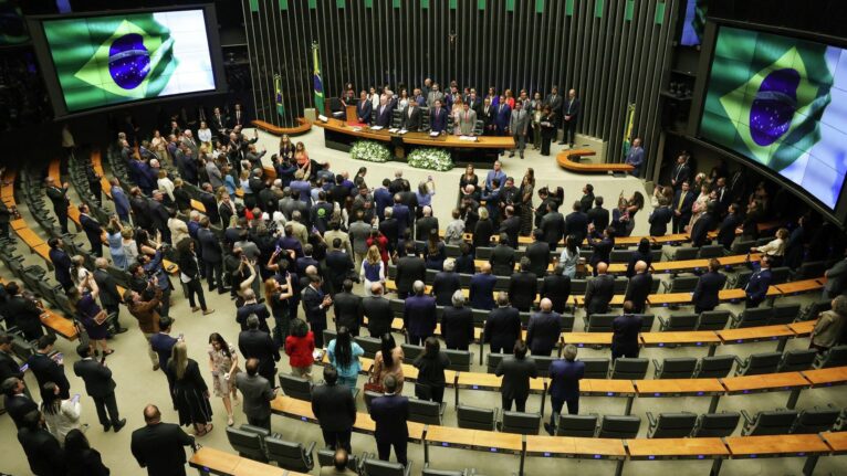 Mais de um terço dos brasileiros acham o Congresso ruim ou péssimo, aponta pesquisa