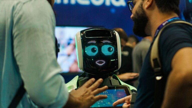 IA, desinformação e água: Rio Innovation Week debate impactos e desafios do avanço tecnológico