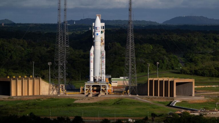 Mídia: Europa está indefesa na corrida armamentista espacial devido à escassez de veículos lançadores