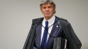Fux assume ação que pede registros de Viviane Barci e Vorcaro no Senado após impedimento de Moraes
