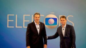 Debate da Globo em SP é nacionalizado e Lula e Flávio dominam embate entre Tarcísio e Haddad