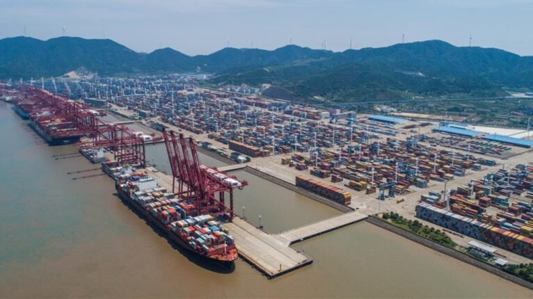 Mídia: China rebate críticas ao superávit e diz que tensão global decorre de demanda fraca pós-2008