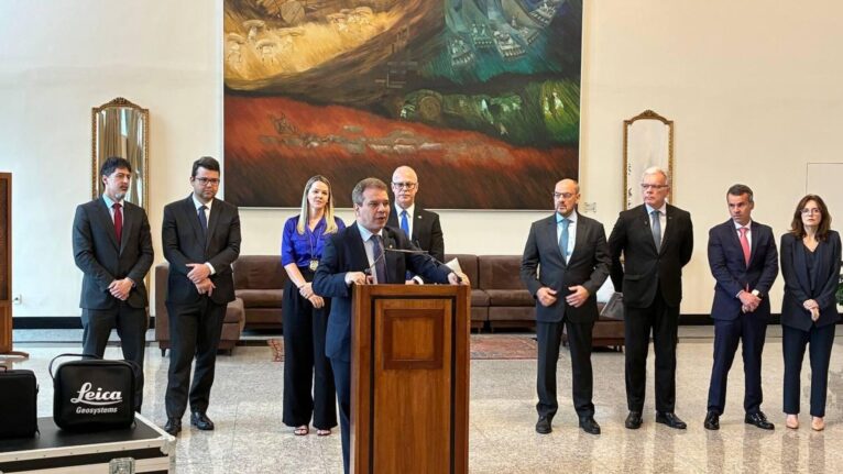 Ministro descarta pressão internacional sobre Brasil após países seguirem Trump contra PCC e CV