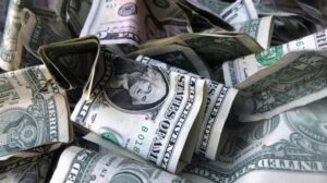 Dívida global ultrapassa US$ 365 trilhões, marcando um recorde histórico