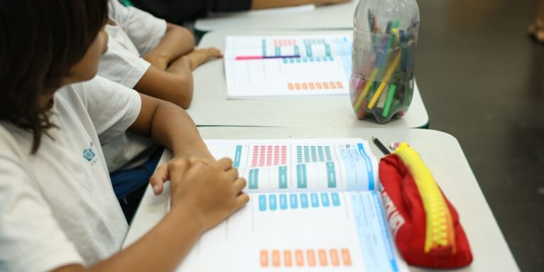 Programa de bolsas vai incentivar formação para a educação básica