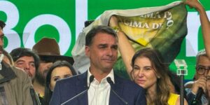Flávio usou jatinho ligado a Vorcaro em viagem em 2025, diz revista