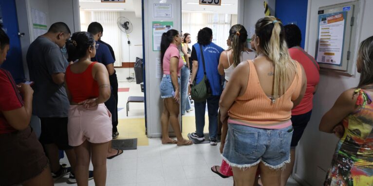 Governadores eleitos no primeiro turno têm entre 37 e 70 anos