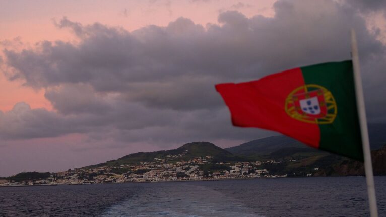 Procuradoria de Portugal investiga uso de base pelos EUA durante conflito com Irã