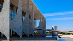 Pesquisa Datafolha mostra Flávio a frente de Lula no 2º turno