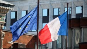 França deve se preparar para um grande confronto com a Rússia, diz ministra da Defesa