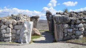 Descobrem na Turquia tabuletas cuneiformes hititas que registram epidemia de febre e logística militar (FOTOS)