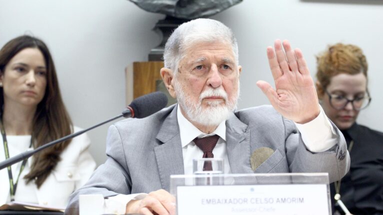 Brasil está cercado e Escudo das Américas é 'esquema de dominação absoluta', diz Celso Amorim