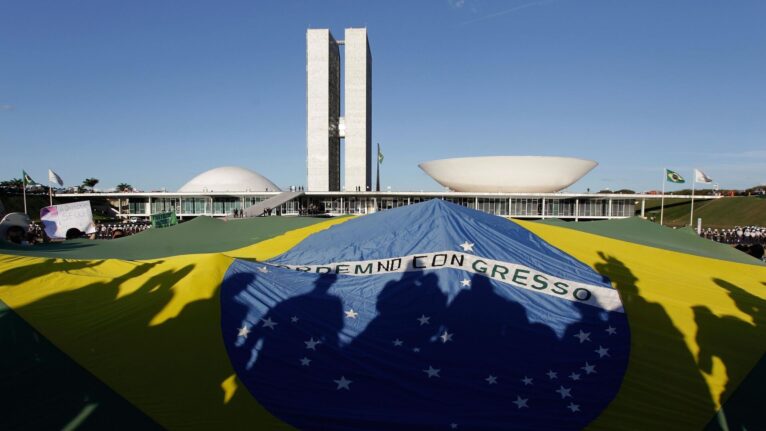 Deputados concentram emendas em redutos e ampliam votação, mostra levantamento