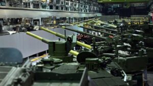 Blindados ocidentais do Exército ucraniano são inadequados às condições da operação militar, diz especialista