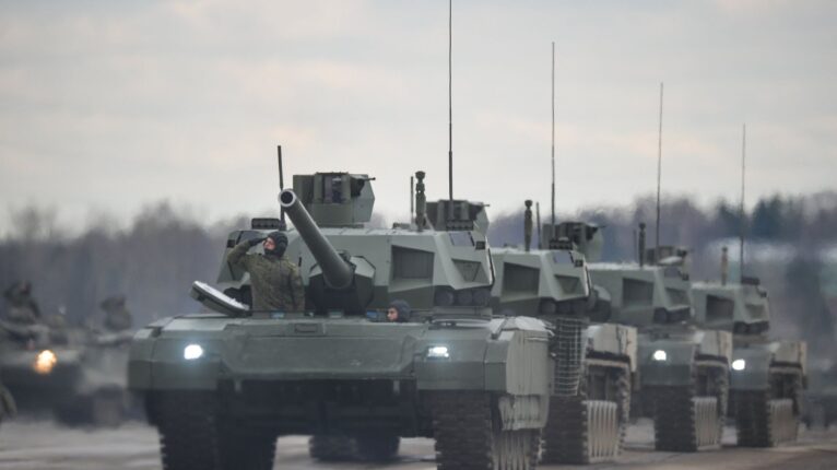 Tanque russo T-14 Armata é aprimorado com base na operação militar especial, diz empresa
