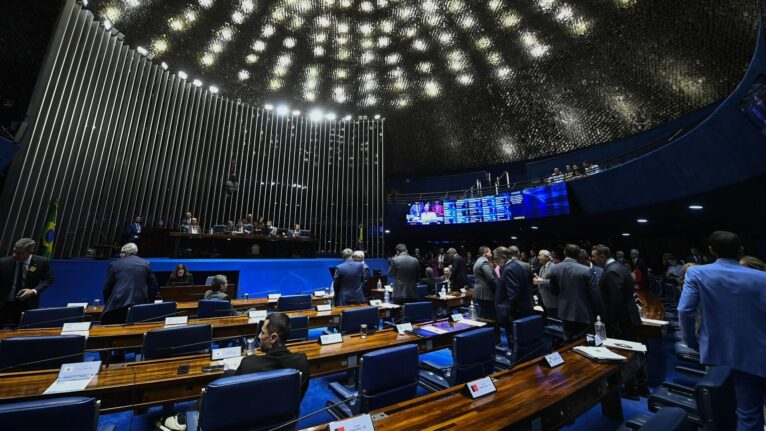 Fim da escala 6x1 entra em discussão no Plenário do Senado na próxima semana