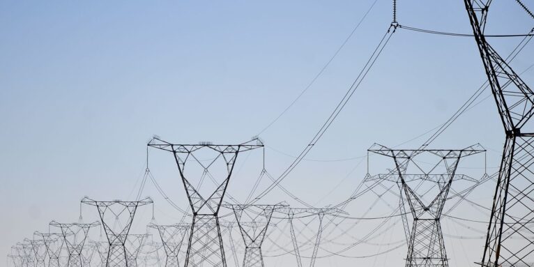 Distribuidoras se preparam para garantir energia no dia da eleição