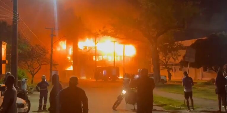 PF vai investigar incêndio na Universidade Federal de Pernambuco