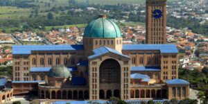 Santuário de Aparecida terá missas, consagração e procissão no feriado